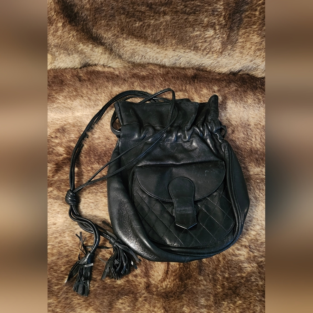 Elegant Vintage 1980s Black Leather Women's Drawstring Bag.